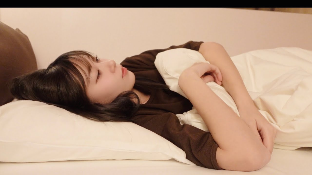 ひとりでカプセルホテルに泊まる女。終電逃しちゃったわけでもないのに