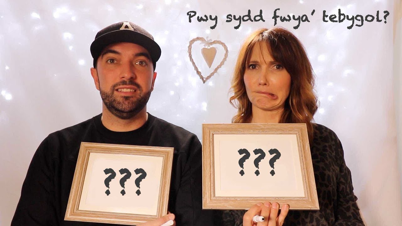 Pay sydd fwya' tebygol... Emma neu Trystan?