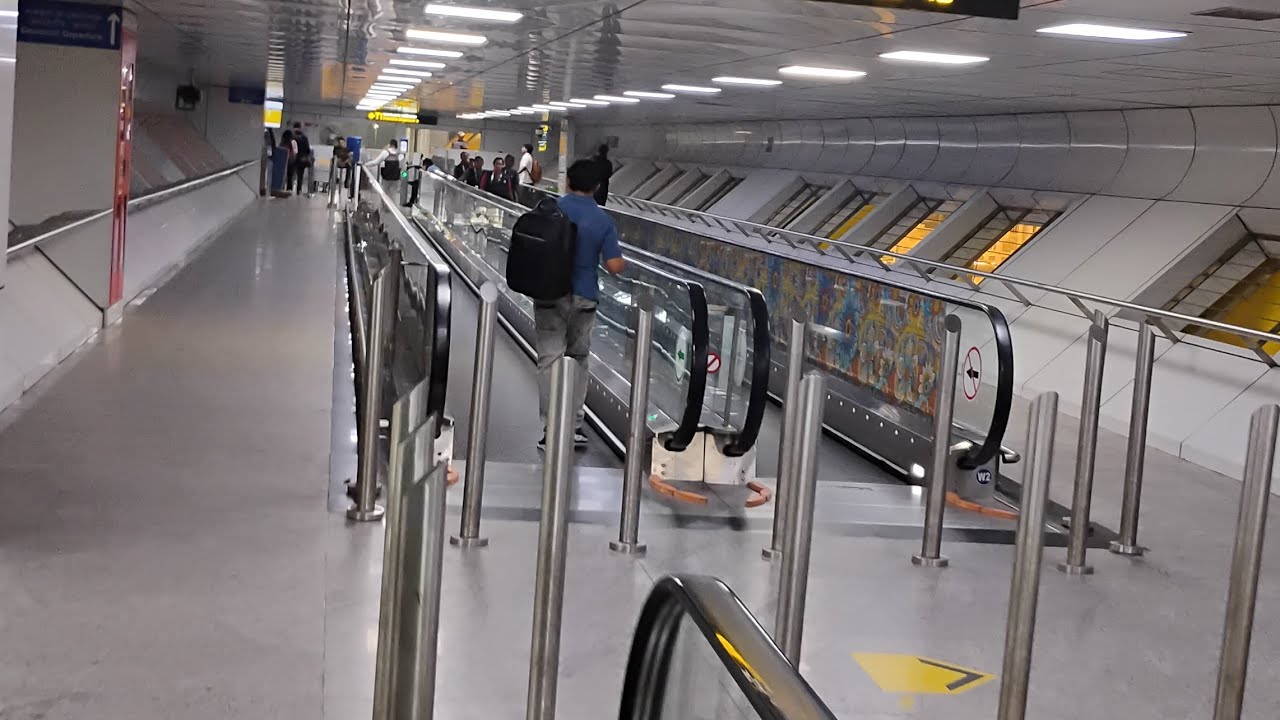 TERMINAL 2 AIRPORT metro 