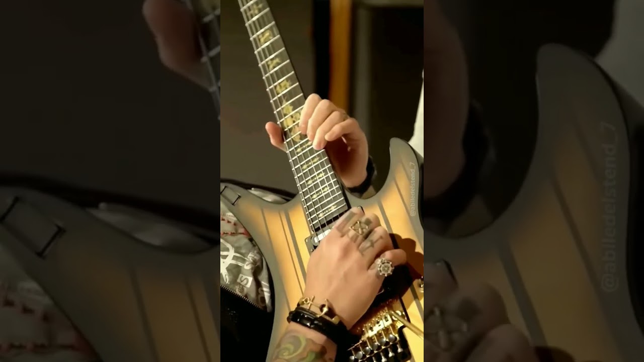 Avenged Sevenfold - Shepherd of fire Synyster Gates guitar solo 🎸 #avengedsevenfold #synystergates