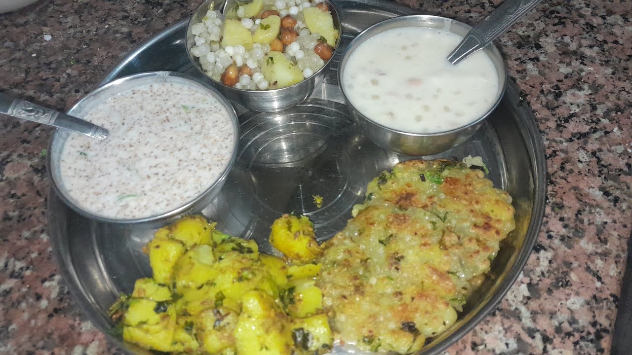 Vrat ki thali Itni testi ki gharwalon Ne Bar Bar khae😍#dailyvlog#food  #viral #recipe 