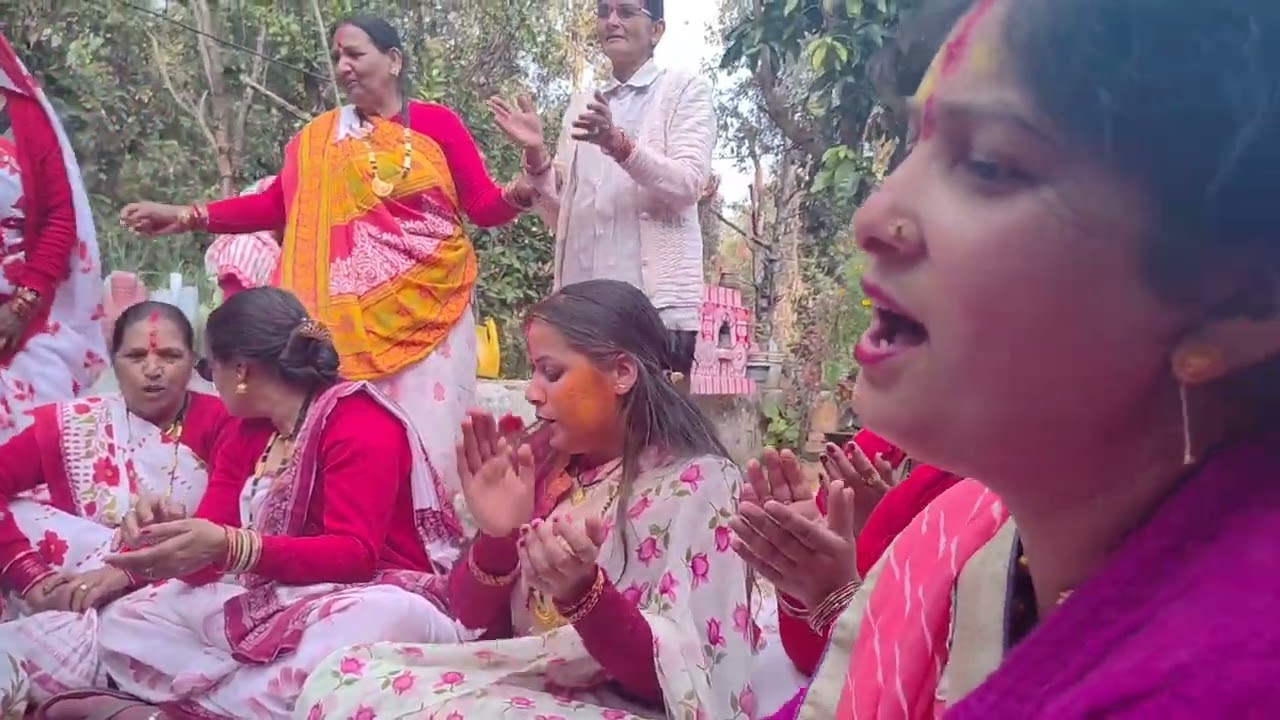 काजल की डिबिया खोलो अलबेली लागो महीनों फागुन को