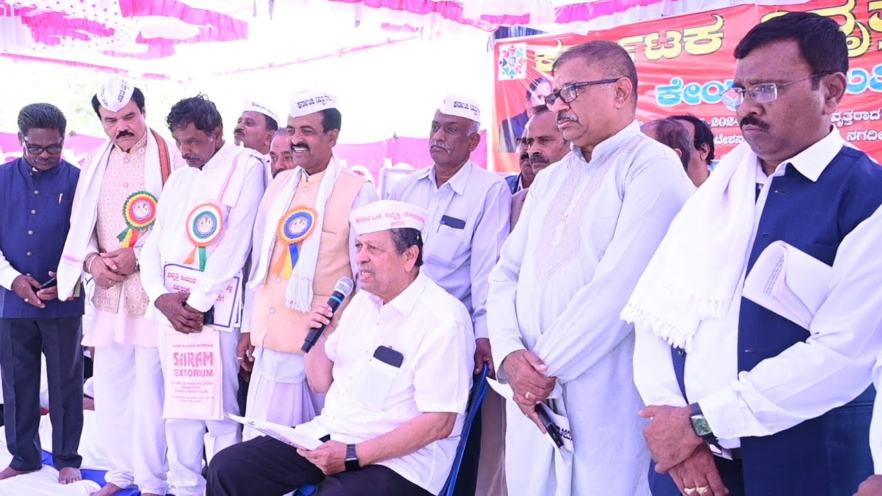 Justices Santosh Hegde participated in the Retired government employees protest at Freedom Park.