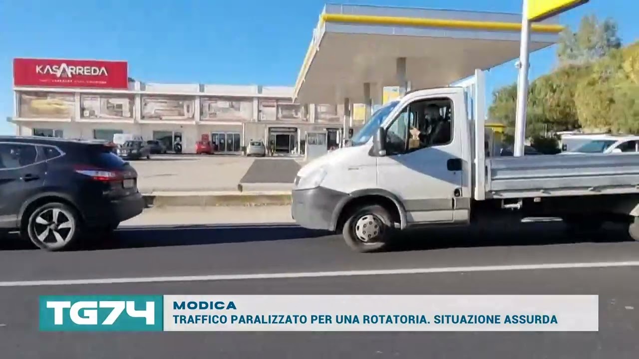 MODICA - TRAFFICO PARALIZZATO PER UNA ROTATORIA.  SITUAZIONE ASSURDA