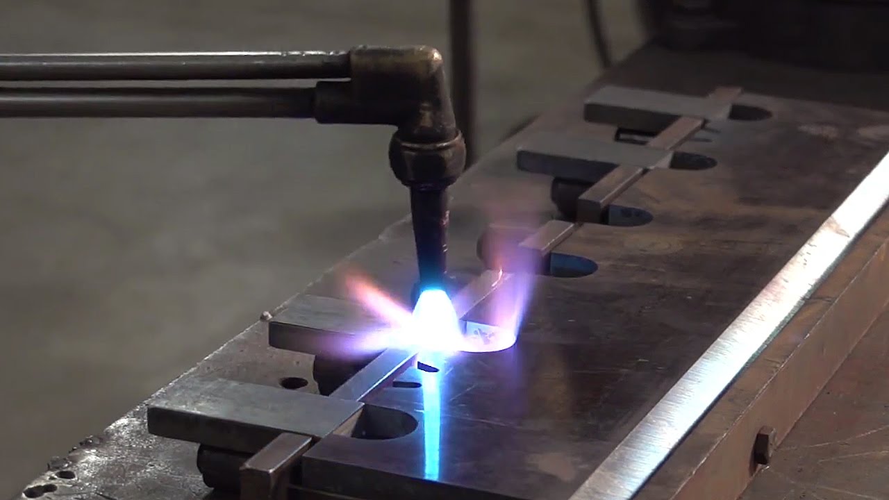 Maintenance Made Easy - How to Babbitt a Chiparvestor Knife