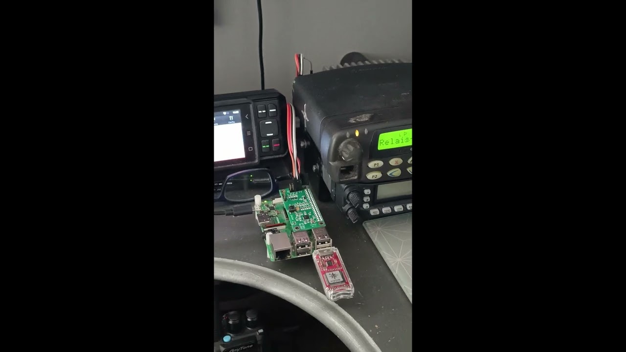 Présentation d'un relais simplex UHF analogique