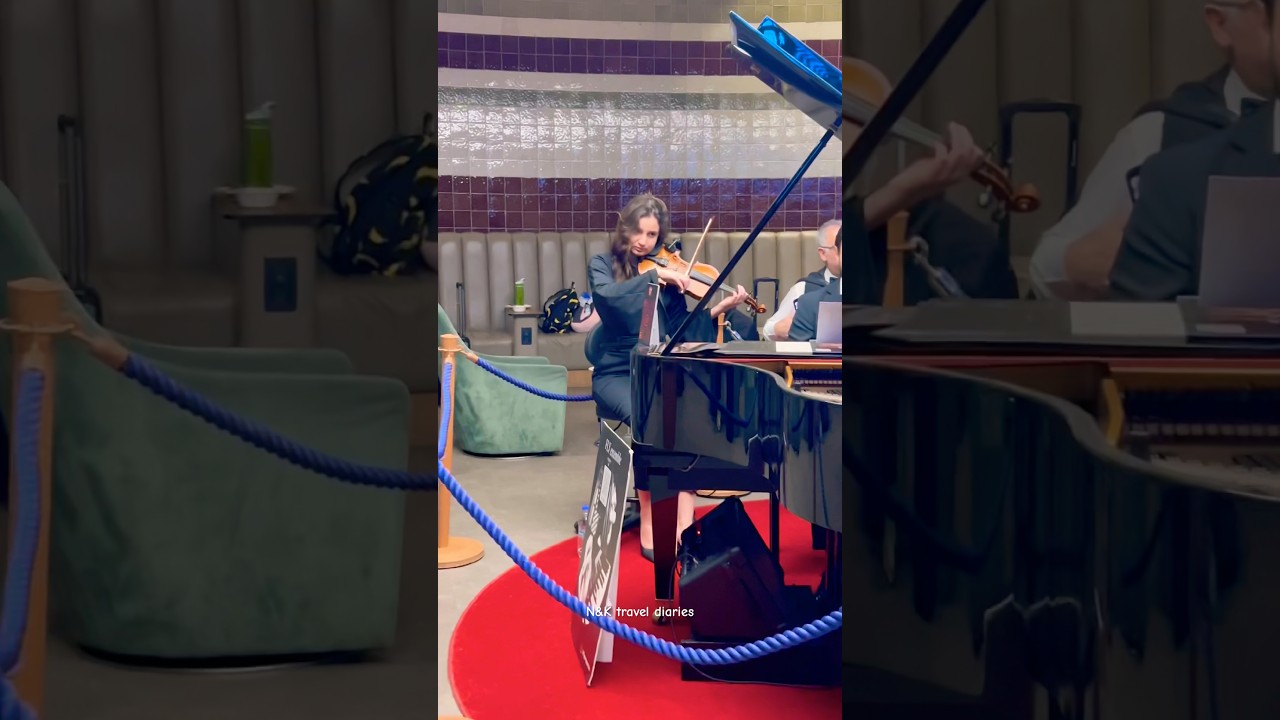 Beautiful Band Performance at IGA Lounge, Istanbul Airport #istanbul #igalounge #violin