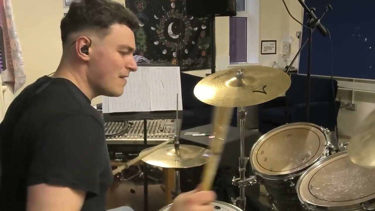 Plug In Baby - Muse  (Drum Cover)