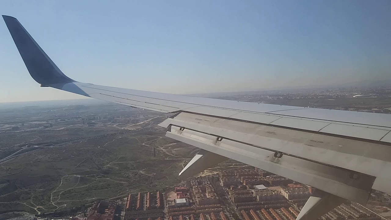 Air Europa B737 LANDING in Madrid