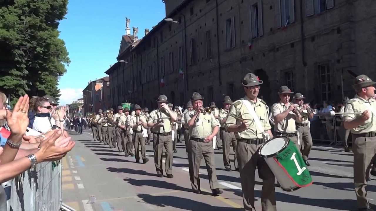 Gli alpini di Borgofranco d'Ivrea alla SFILATA ALPINI PIACENZA 2013