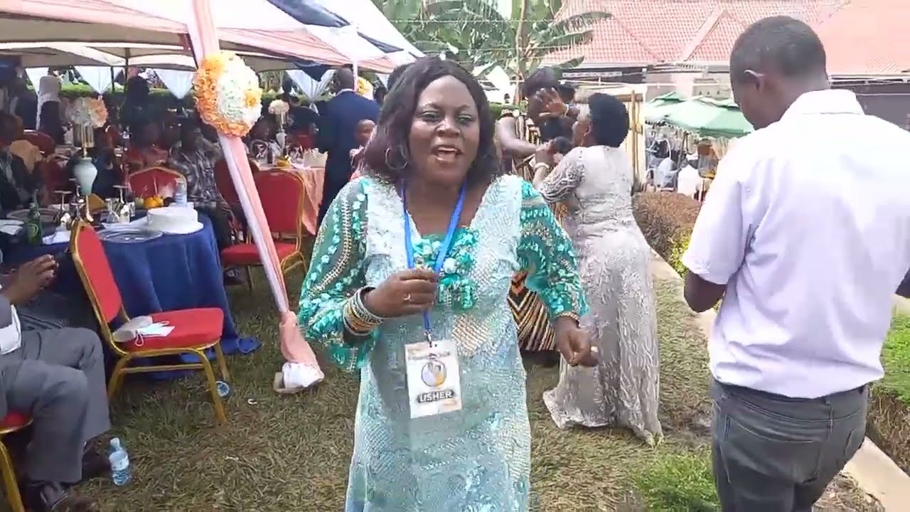 Akyamwiire Kyenjojo Bamwiisa esente Ronald & Judith's Wedding