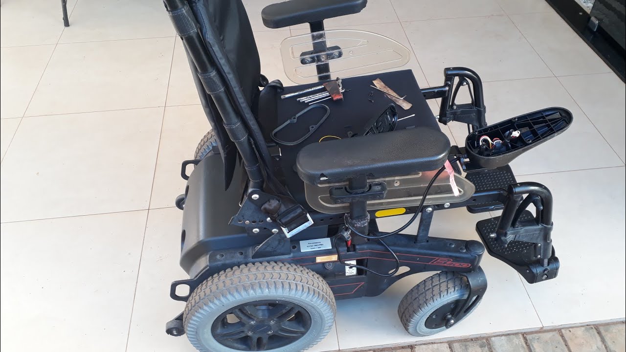 Cadeira de rodas não anda.