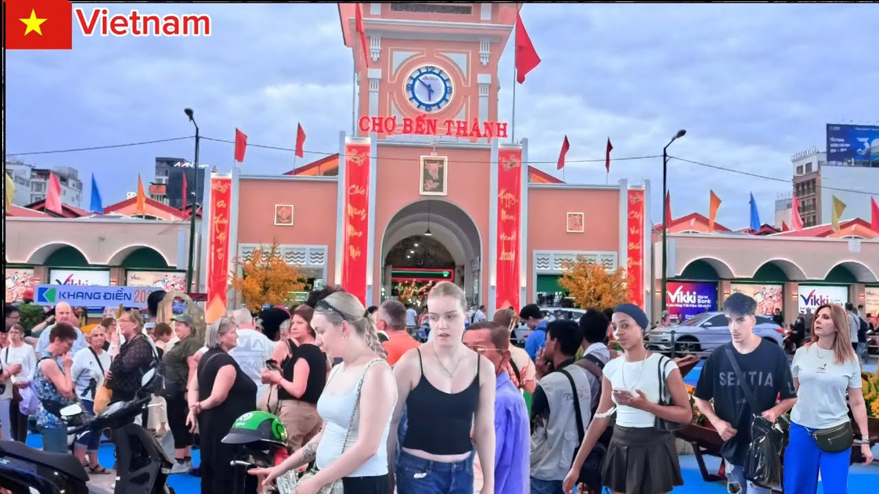 Many overseas Vietnamese and foreign tourists visit Ben Thanh Market in Ho Chi Minh City, Vietnam.