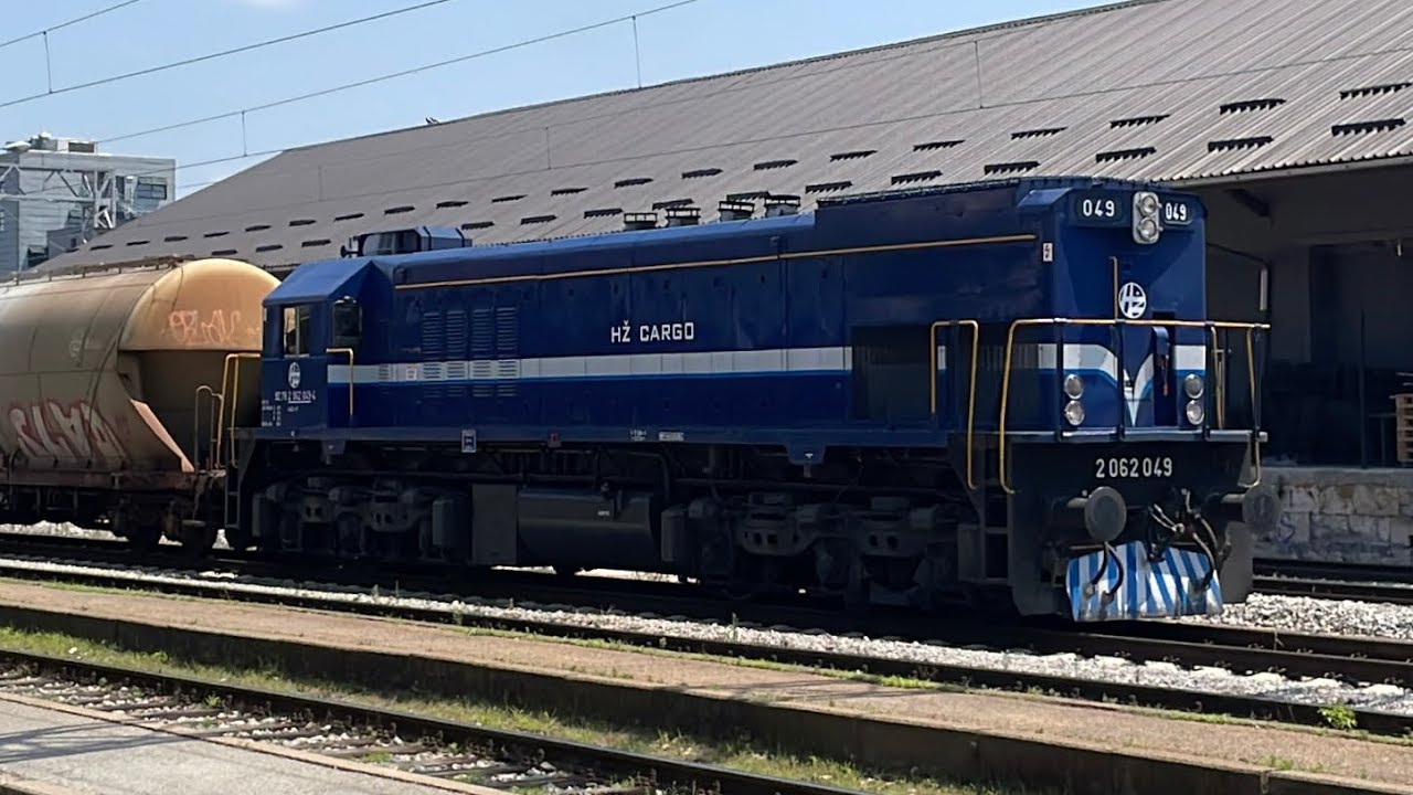 HŽ Cargo 2062 049 u prolazu kroz Zagreb Zapadni kolodvor, 21.06.2022.