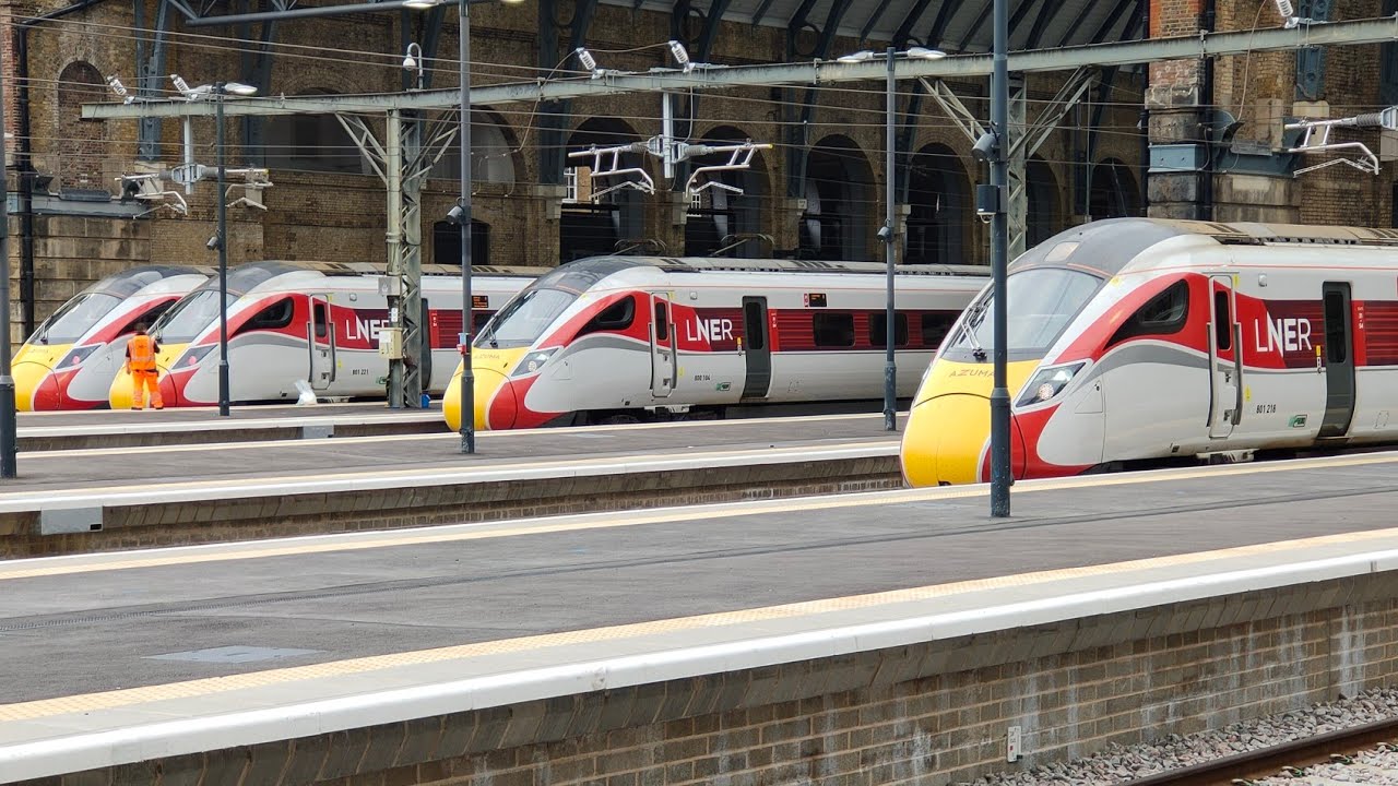 Trains at London Kings Cross - 20/09/2021