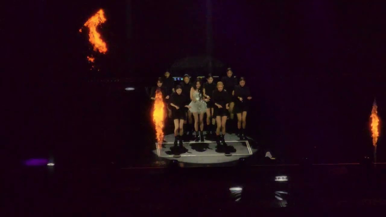 KIM JISOO - EARTHQUAKE LIVE PERFORMANCE AT LIGHTS LOVE ACTION FANMEETING IN MANILA 031425