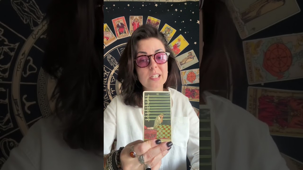 ХОЧЕТ, ЧТОБЫ ВЫ ЗНАЛИ?  #таро #tarot #гадание #картытаро #раскладонлайн +79537125888