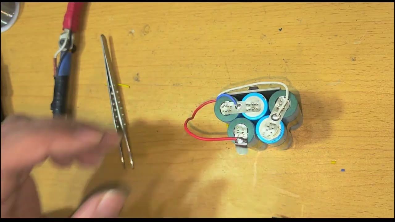 تحويل بطارية شنيور الى ليثيوم how convert nickel cadmium battery to lithium 12v2. 5A#lithium #drill 