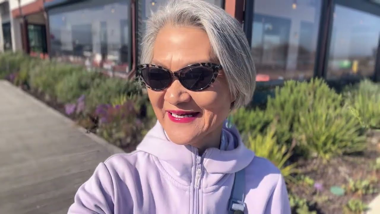 The port of Redwood city - tourist at home
