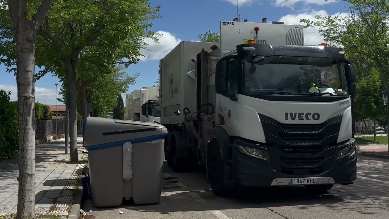 NUEVOS CAMIONES LAVACONTENEDORES