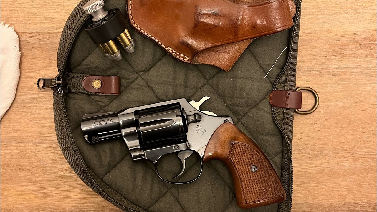 1975 Colt Detective Special (3rd Issue) snub nose revolver in .38spl