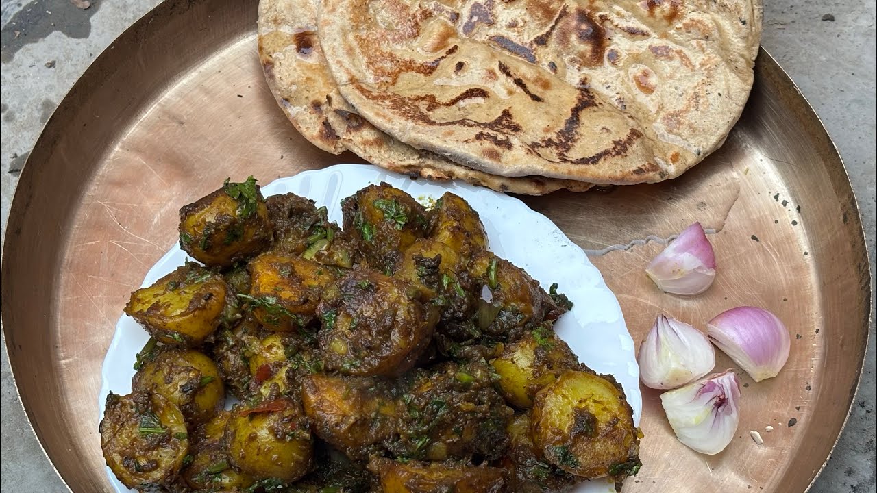 उत्तर प्रदेश के टोपी बाले आलू की सब्जी | famous Village style aloo sabzi | 