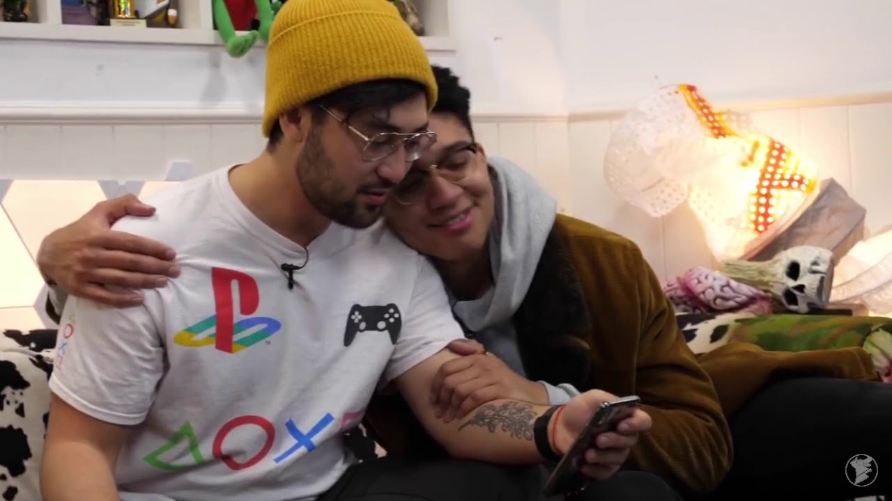Cowchop Alec and Jakob being the gay AF for 3 mins and 30 sec.