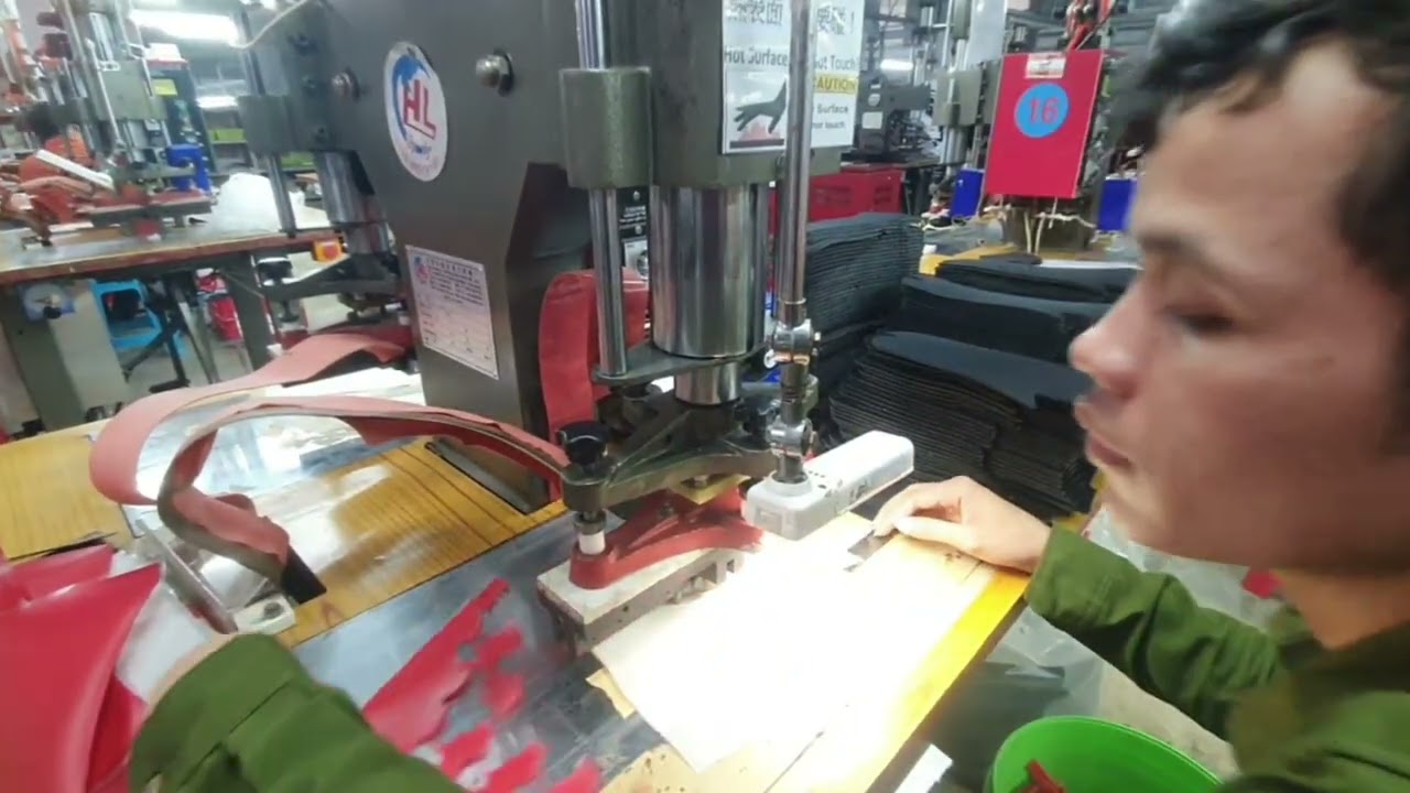 Everyday at factory printing working (press gloves)