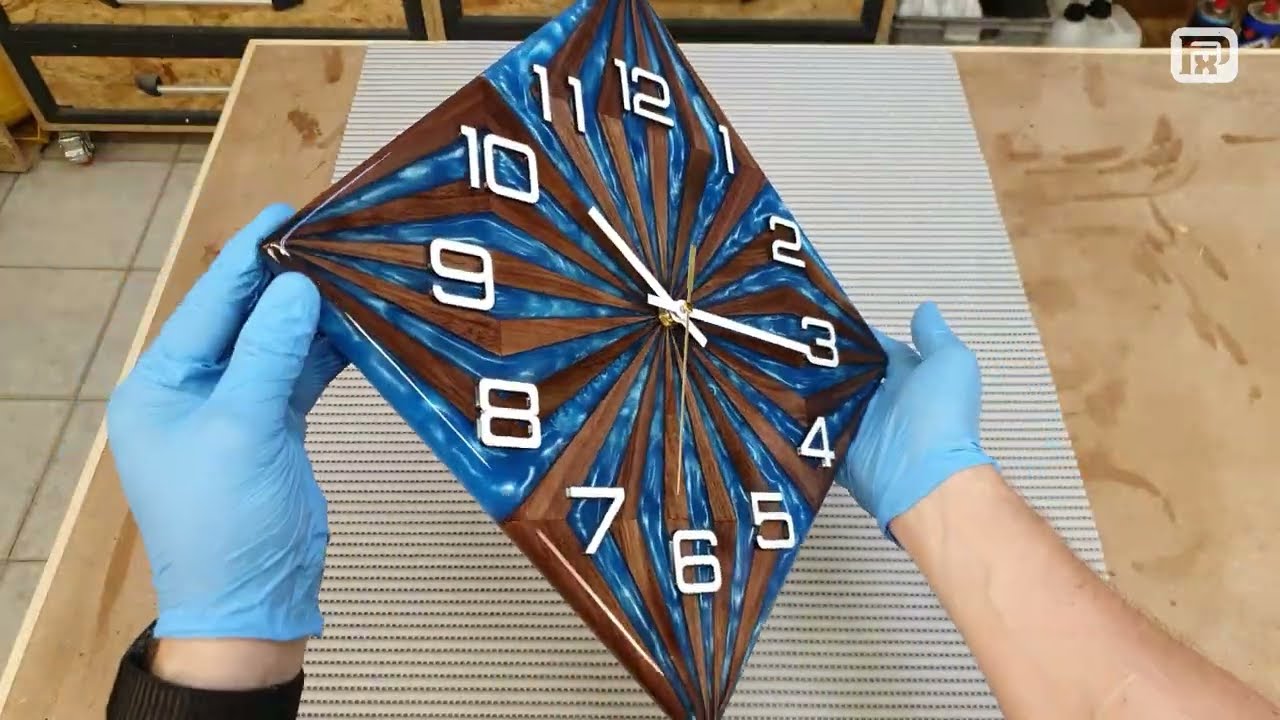 Magical Walnut Wood and Epoxy Resin Clock – DIY Project!