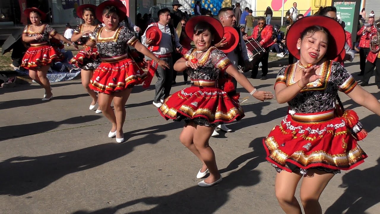 Entrada folklórica Tecnópolis 2023 fraternidad Salay Cochabamba Buenos Aires Argentina