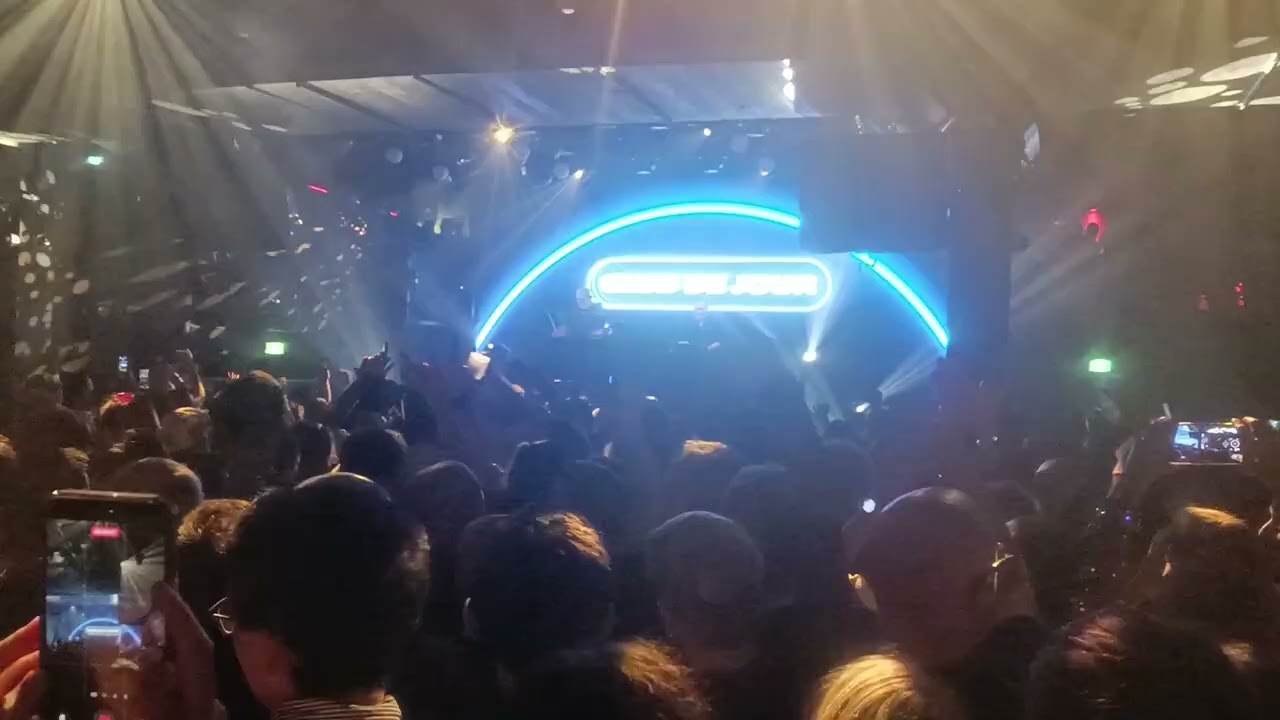 Dan Bono 🎧 on the mix 3 🎷 au warehouse 👍