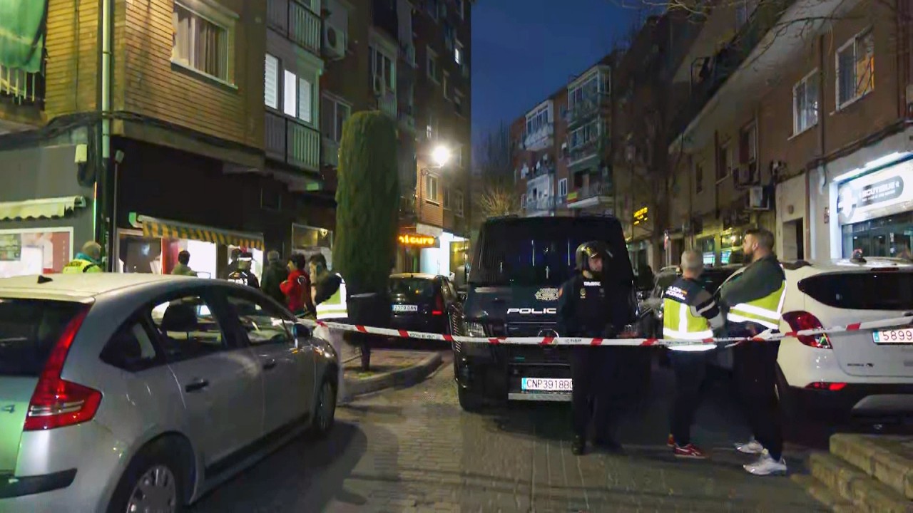 Un hombre se atrinchera armado en su piso de Torrejón de Ardoz