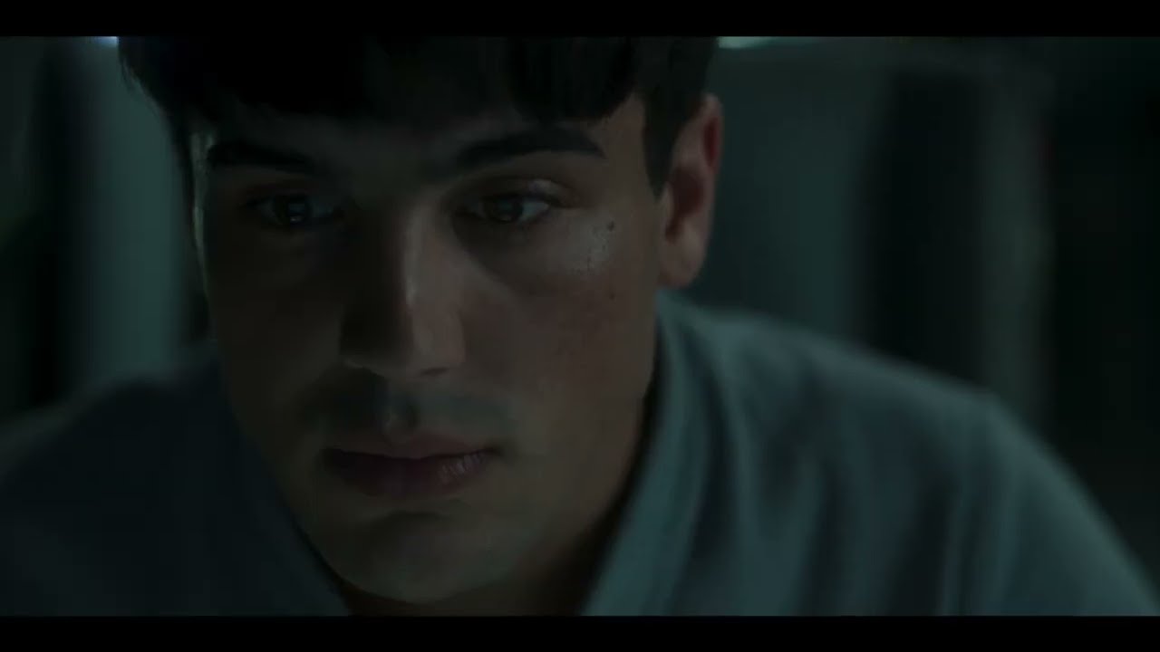 CONTROL ROOM - TR&Aacute;ILER OFICIAL EN ESPA&Ntilde;OL
