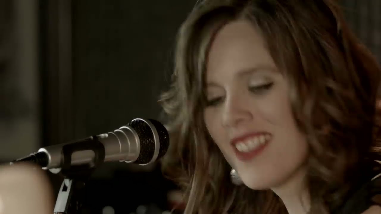 Girls With Guitars - Girl Band (Official Music Video)
