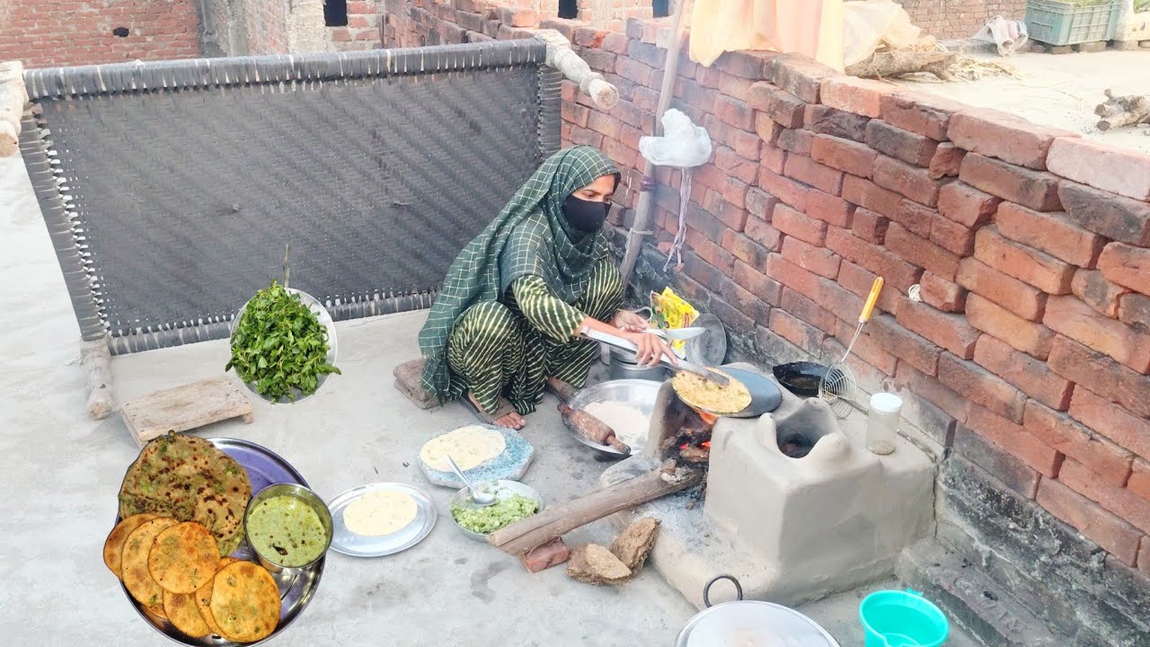Village cooking Bathwa saag paratha|village winter breakfast 🥞 aloo Paratha recipe
