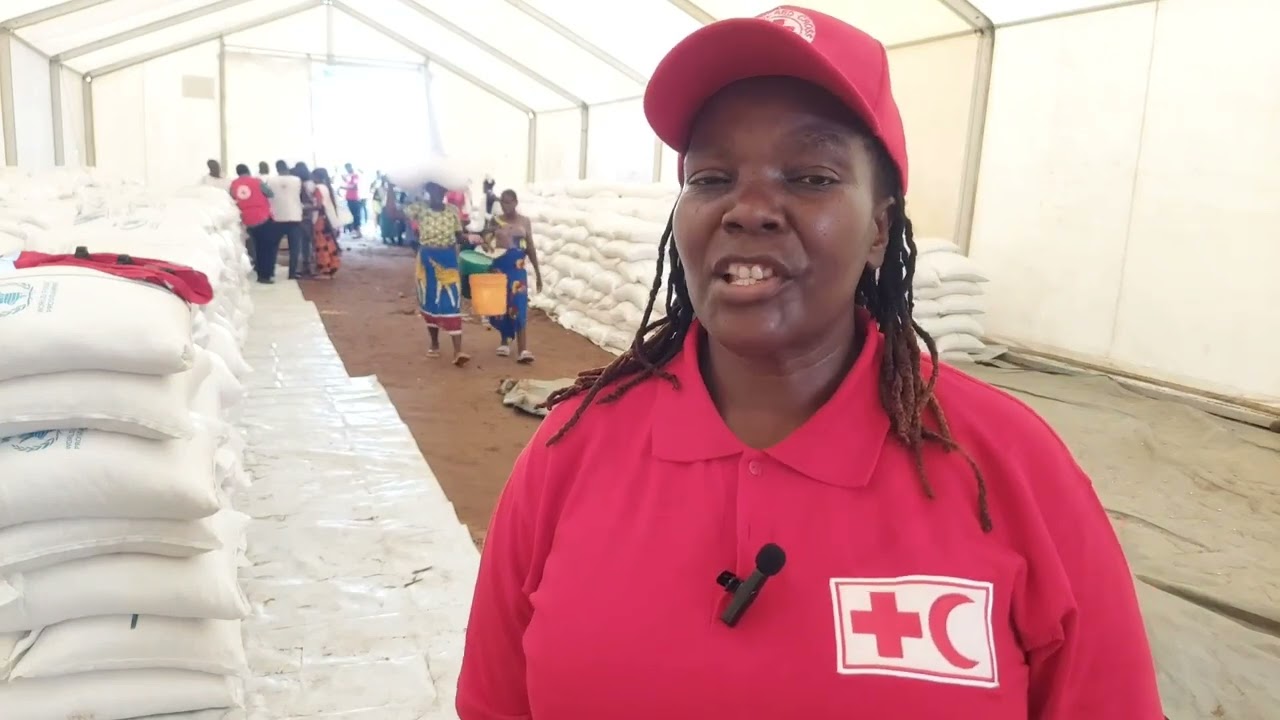Malawi Red Cross and WFP distribute cash and food assistance to Mozambican Asylum Seekers