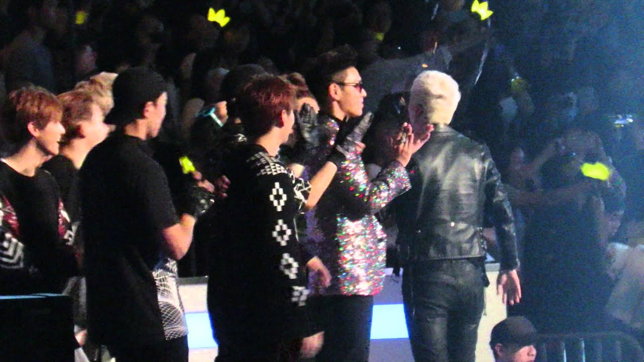 【FANCAM】 Big Bang & Monsta X Reaction to PSY @MAMA2015 IN Hong Kong