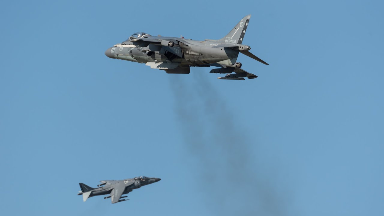 Double USMC AV-8B Harrier Demonstration