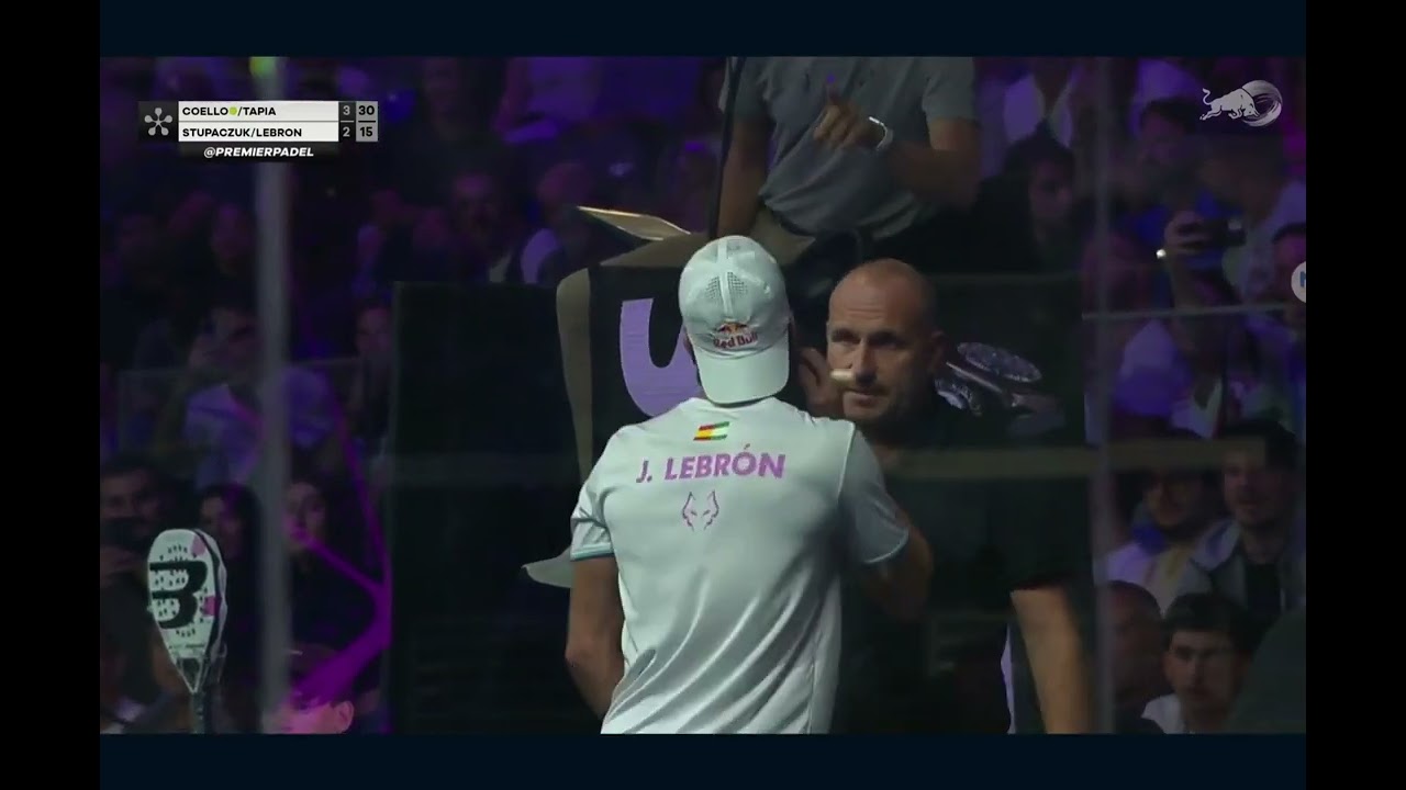 Juan lebron get hit in the face by Tapia And fight with the umpire 