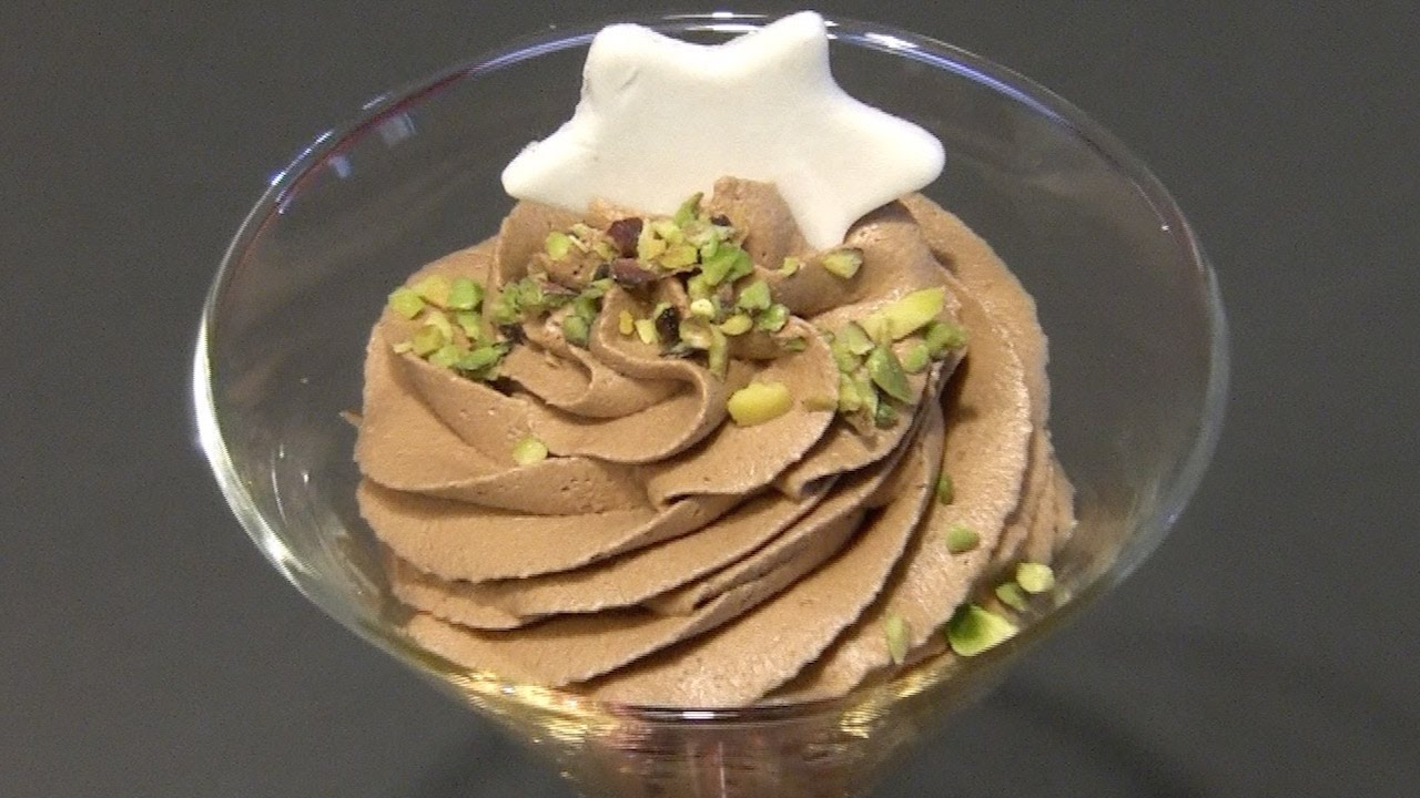 Mousse al cioccolato,  occorrono 2 ingredienti e  5 minuti di tempo - Dolci di Natale