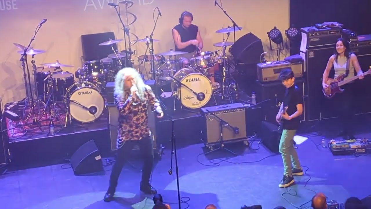 Tije playing 'Audioslave - Show Me How To Live' Sena Performers European Guitar Award