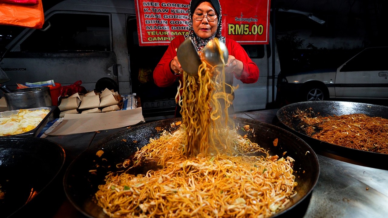 Pasar Malam Semenyih – Must-Try BEST Malaysian Street Food! 😱