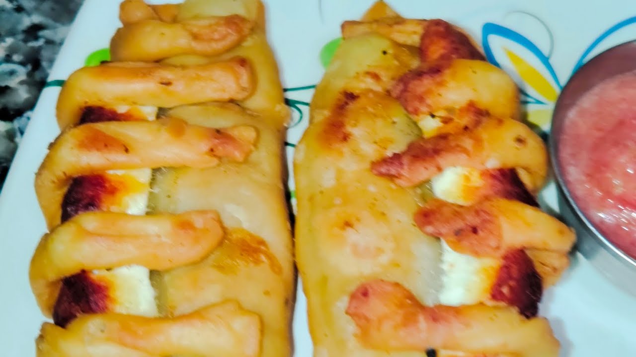 Aaj ka nasta kuch special h 😋😋 Paneer roll aur taste samose 😋#viral #cookingrecipes#indianfood 