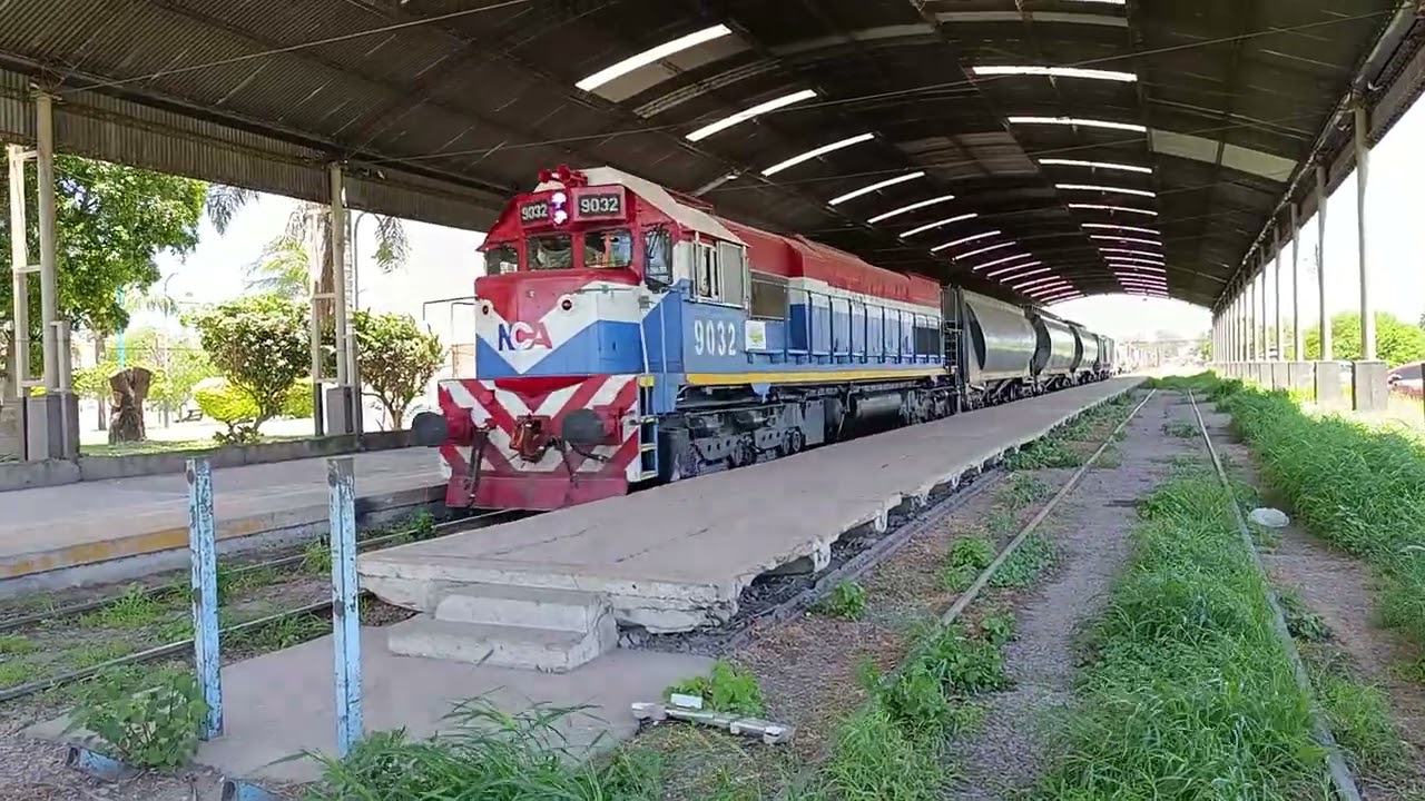 Gt- 22 (9032) con un Tren Cargado de N.C.A a su paso por "Estación La banda" + Loc a vapor (583) 🚂☀️
