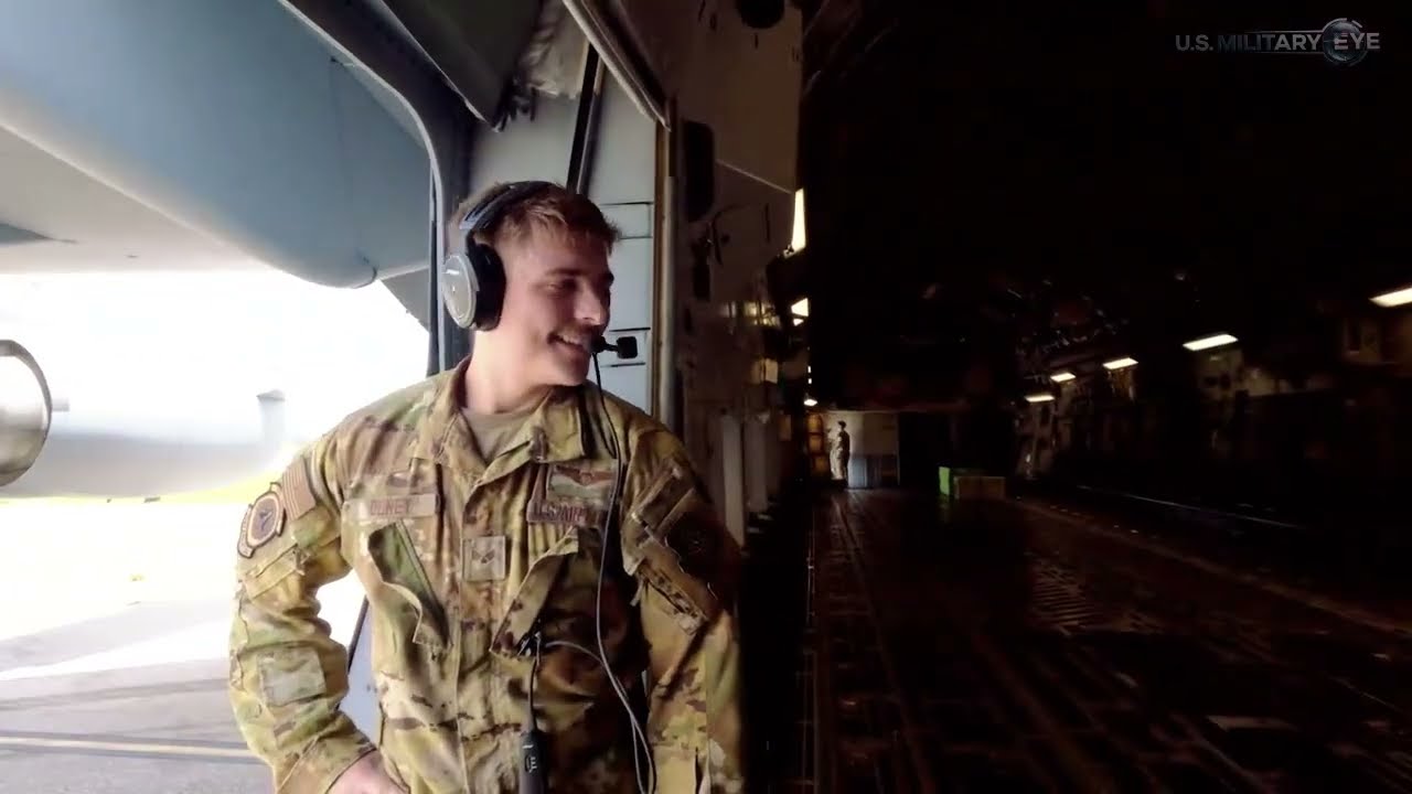 Russia Shocked! US Air Force C-17 Takes Off at Full Speed