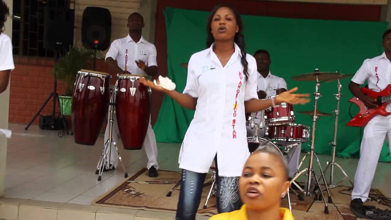 CLIP OFFICIEL EVANGELICO STAR REVENU DE L'EUROPE ( Volume 2 )