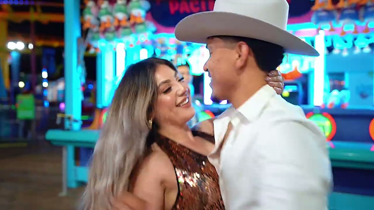 Intenso - DISTINTO NORTE & Conjunto Rienda Real (Video Lyric)