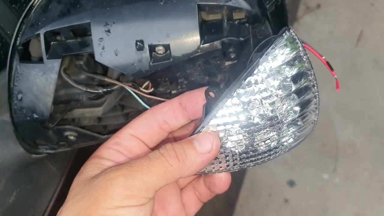 TOYOTA 豐田 YARIS 1.5 小鴨 左 後視鏡 LED 方向燈 更換 外蓋 DIY 拆裝Rearview mirror outer cover turn signal replacement