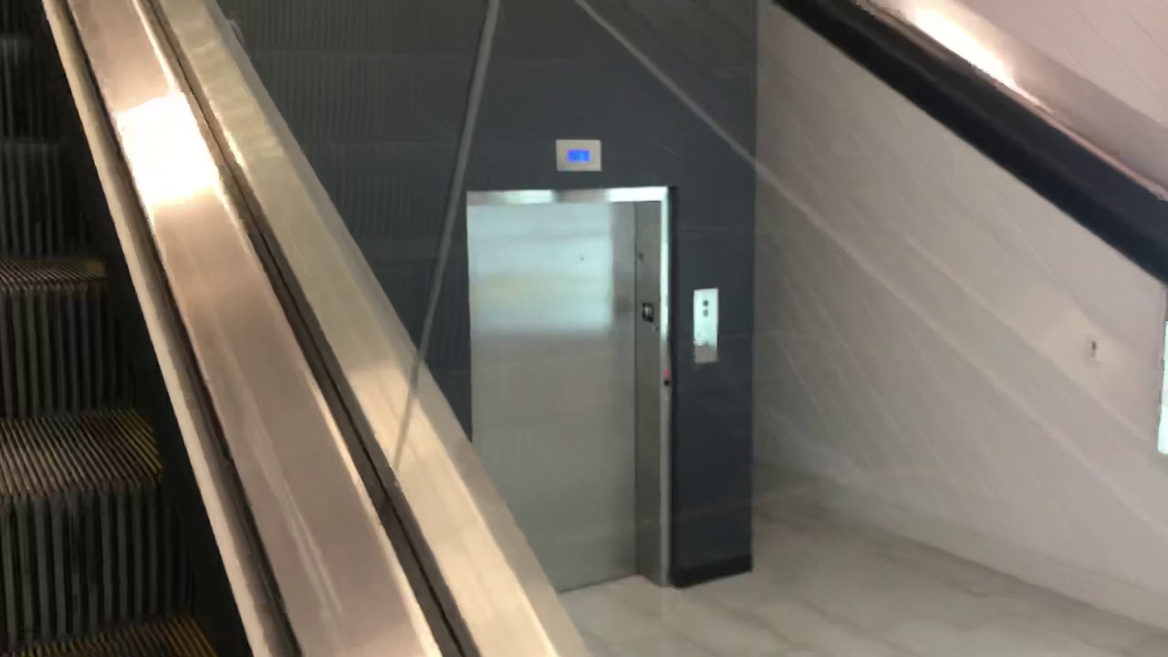 ThyssenKrupp Escalators at Linen Chest, Mic Mac Mall in Dartmouth NS + A Store Tour