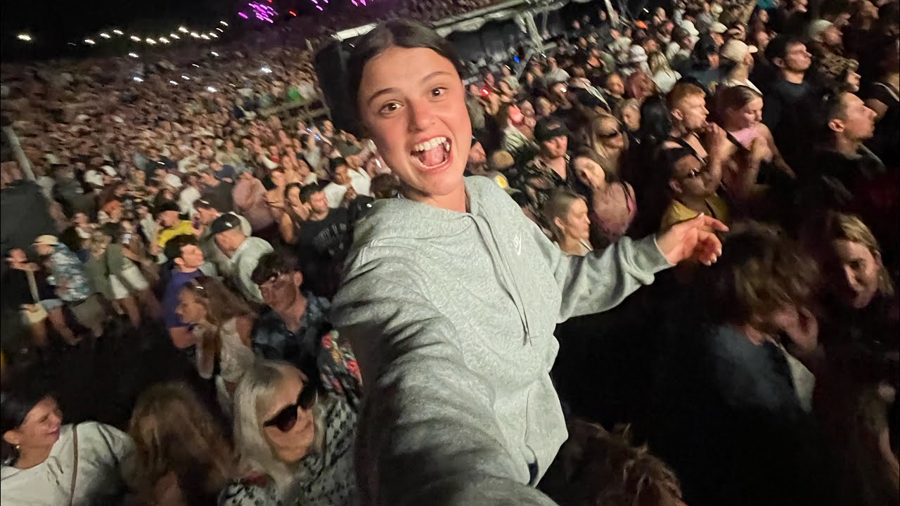 RNV DIZZEE IN GIZZY (hectic, crazy, gone wrong)